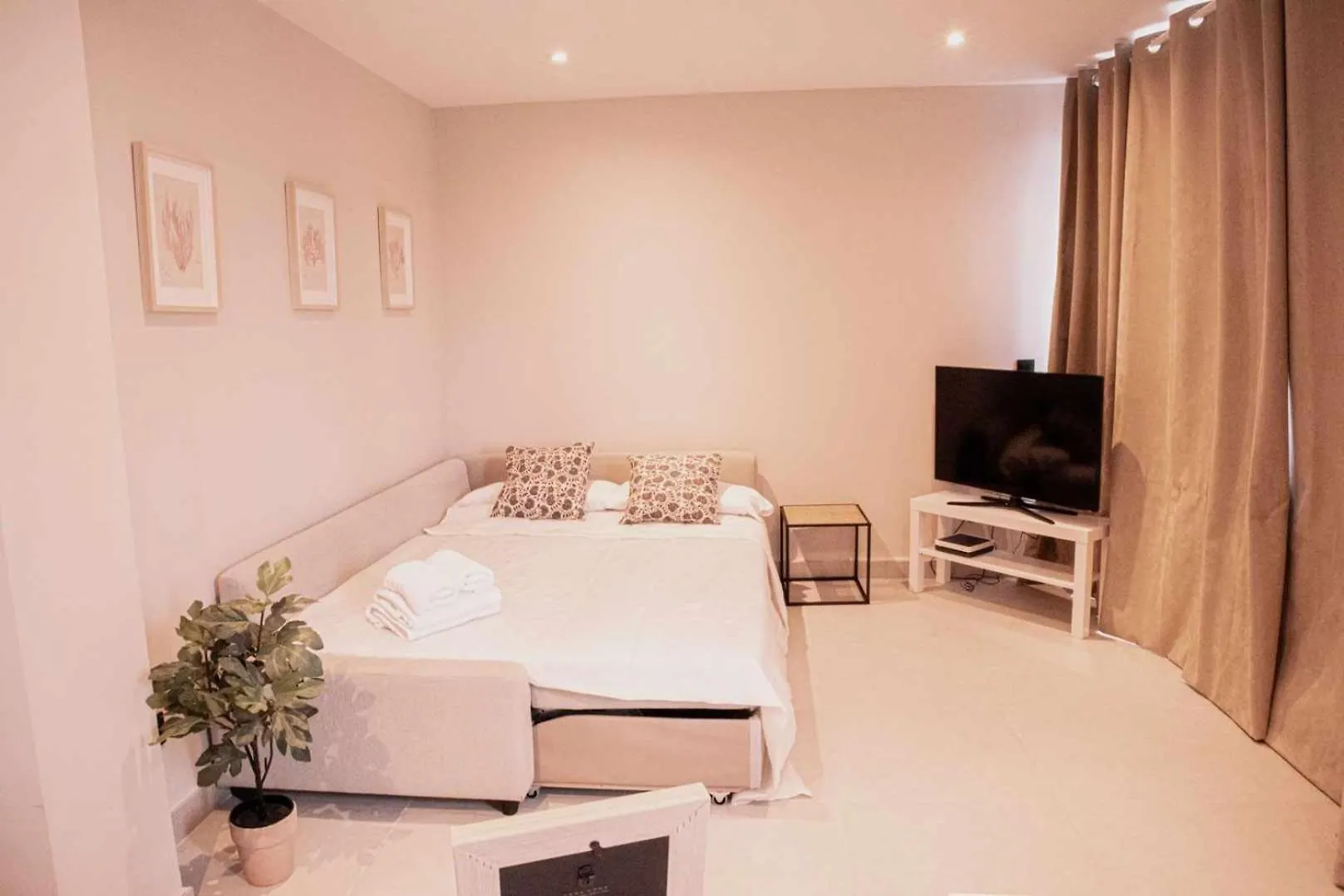 Apartamento Ático Céntrico en Marbella C Tetuán 0*,  España